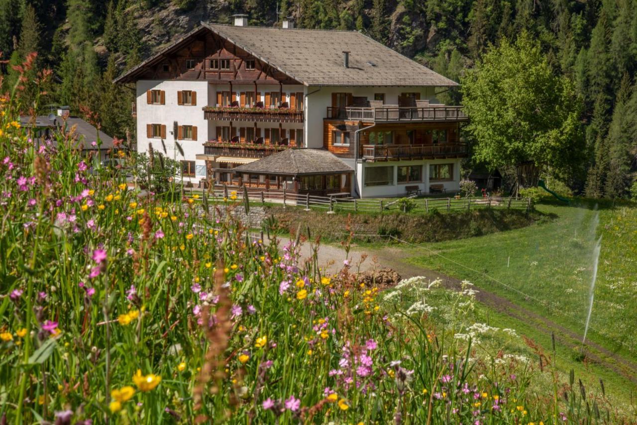 Hotel Ultnerhof Santa Gertrude Eksteriør billede