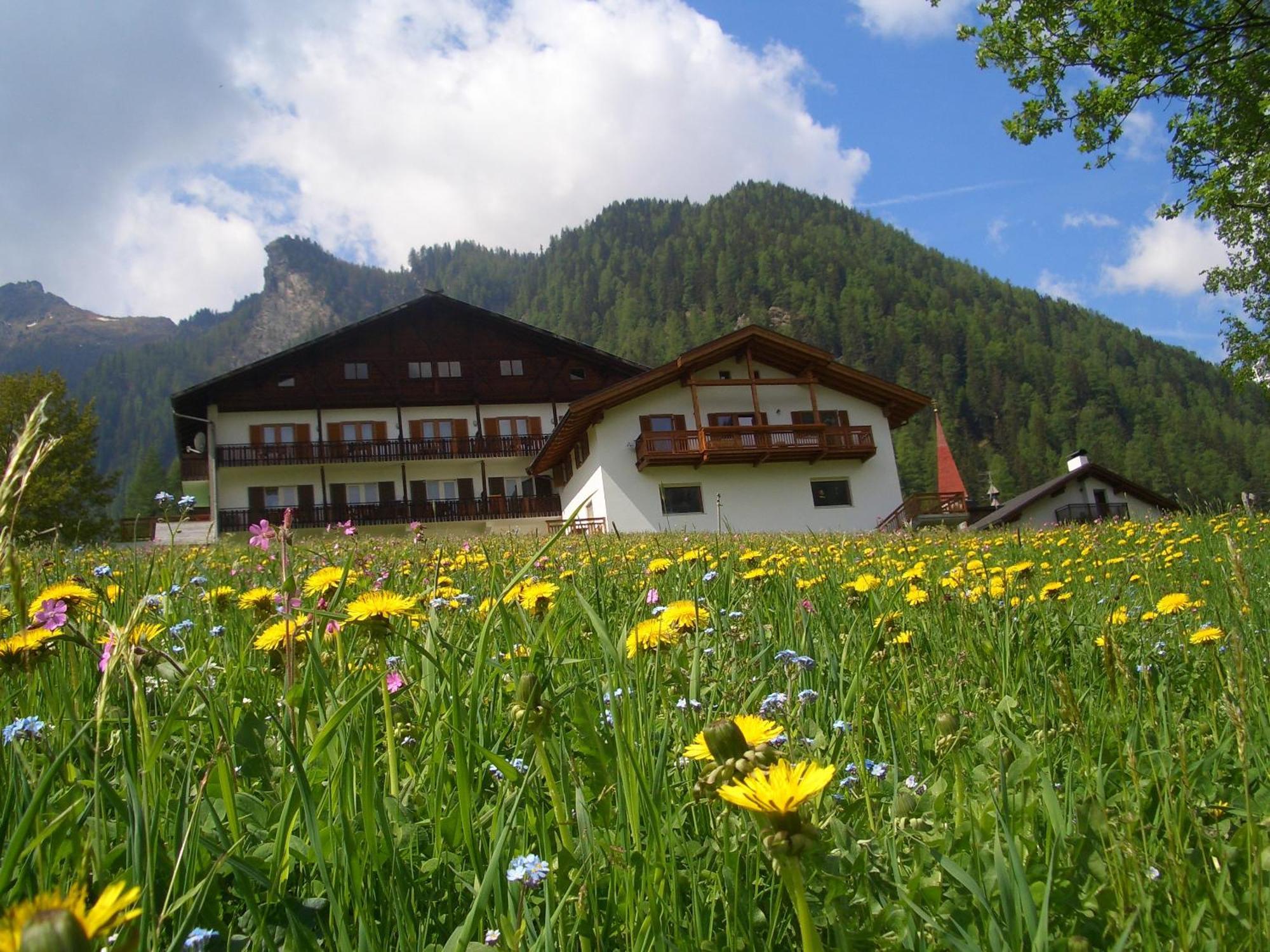 Hotel Ultnerhof Santa Gertrude Eksteriør billede