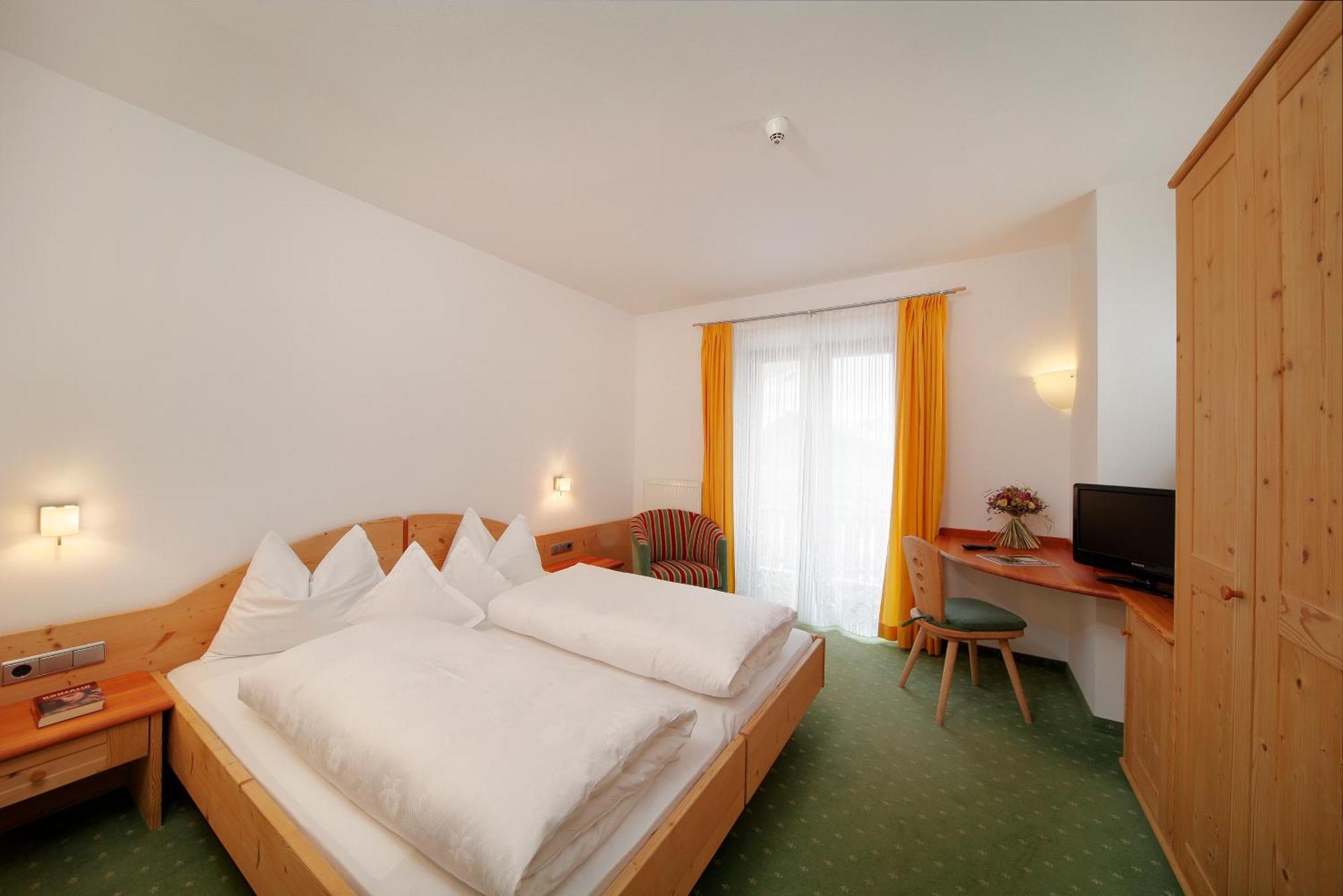 Hotel Ultnerhof Santa Gertrude Eksteriør billede
