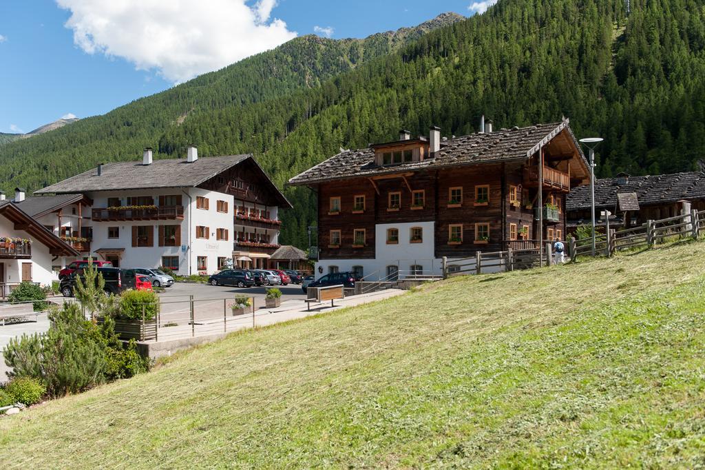 Hotel Ultnerhof Santa Gertrude Eksteriør billede